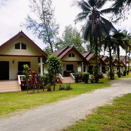 Smilebeach Resort Khaolak Khao Lak Exteriör bild